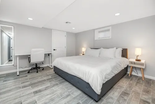 FREE Parking Modern Duplex King Beds near EWR& NYC - Holiday Apartments