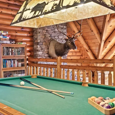 🍁SPECIAL⛄️: LUX Log Mansion w/180° VIEWS, SAUNA, & HOT TUB! 30min to Dollywood,