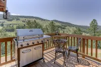 Monarch Landing, A Cozy Cabin w/360 Mountain Views - Mountain view