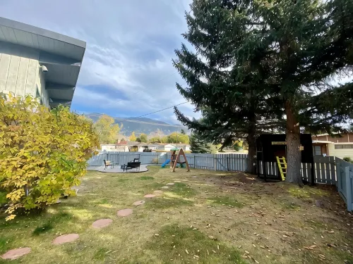 Mid-Century Modern Montana Dream Home - نادي رياضي