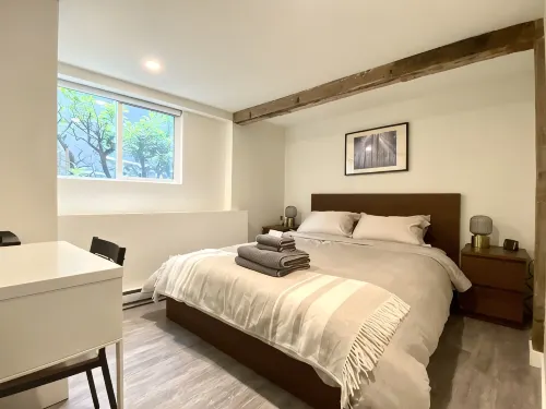 Quaint, Clean and Modern Home - Bungalows