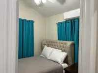 You won’t forget your time in this romantic Tiny House w/ pool. Gated & Keyless!