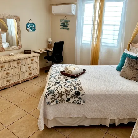 Beautiful, spacious house 9 minute drive to beach with electric generator Отели в г. Агуада