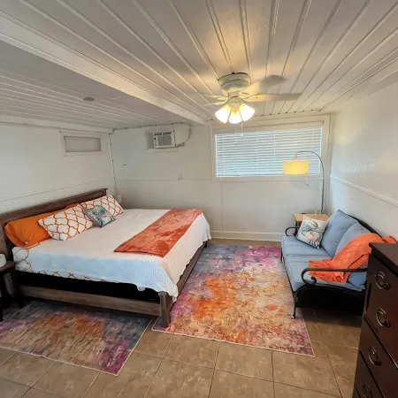 Waterfront 3 Bedroom House, San Leon Tx with Private Fishing Pier Blue Crab Casa