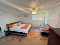 Waterfront 3 Bedroom House, San Leon Tx with Private Fishing Pier Blue Crab Casa - 3성급
