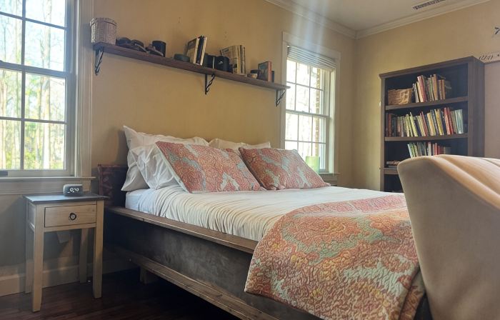 Lovers Lane FarmStay on a Working Family Farm. Cows, Sheep, Bees, Garden & More