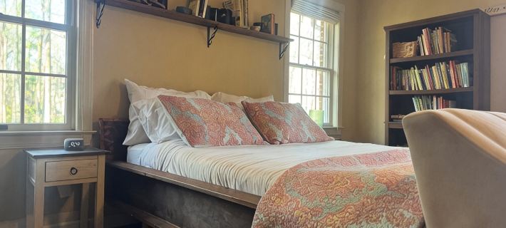 Lovers Lane FarmStay on a Working Family Farm. Cows, Sheep, Bees, Garden & More Hotels in Orange County