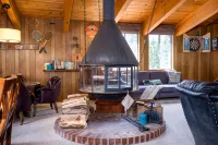 Charming, renovated Carnelian Bay Cabin - 샬레 호텔