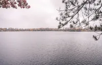 Cozy Lake Front Cottage, Escape with Amenities - 3-Sterne