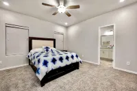 Lovely 3-bedroom 3baths house in Las Cruces with AC, WiFi. Enjoy! - 4-Star