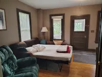 3-bedroom home on the river 10 min. from town also have identical1817617 ID # - 3-Star