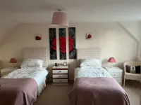 Rose Cottage - Charming Cottage in the Grounds of a Private Country House Estate - 2-Star