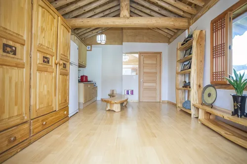 Sangju Pine and Ocher House Pension - 3-Star