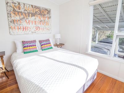 The Hideaway at Swansea - absolute beachfront