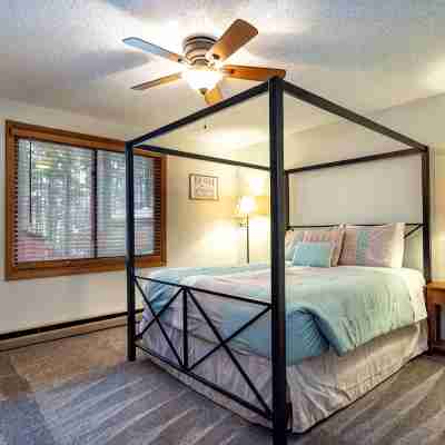 Beautiful Lake View Cabin with Private Beaches Rooms