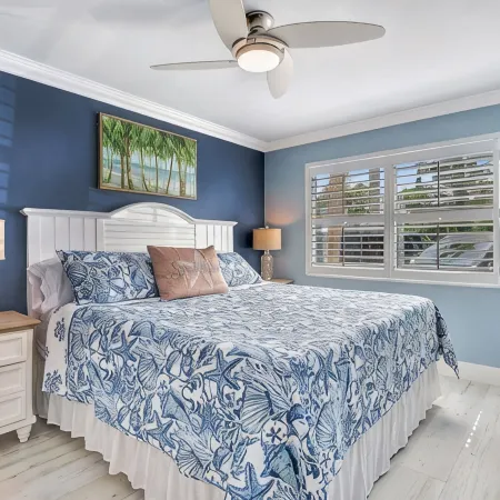 1st Floor by Pool, Beach and 3rd St. S Coffee Shops, Restaurants and Farmer Mkt
