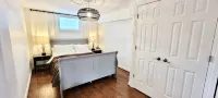 Modern cottage w/sauna, fire pit, outdoor dining, pool table, & sunroom - 5-Sterne