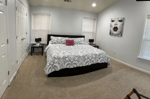 King Bed BeautifulTownhouse 3 Bedrooms 2.5 Bathrooms With FreeParking - Jacuzzi