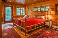 Adirondack Great Camp style home on beautiful Blue Mountain Lake - Homestays