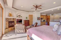 Entrada Waterside Studio Villa w/Kitchenette & Private Garage - 4-نجوم