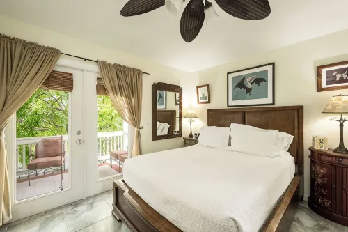 TORTUGA HAMMOCK -2 Bedroom/ 2.5 Bathroom Townhouse with Shared Pool & Parking - Bungalows
