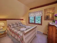 Amazing All-Season Private Lakefront Retreat! Hotels in Highland
