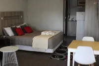 Thomas Lodge Motel - مسبح