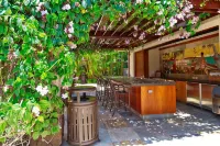 I.P.M PRESENTS:  HOOLEI 69-2: GREAT LOCATION + STUNNING NEW REMODEL! WOW! - Villas