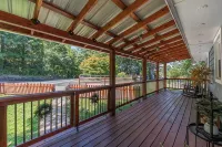 “Little Blue Cabin • Cozy Boho Hideaway • Jacuzzi, Fire Pit & Close to Brp” - Boutique