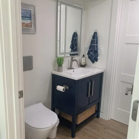 Beautiful Modern Grand Haven Getaway across from the Beach!