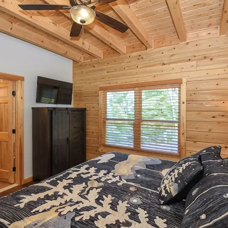6BR New Build, Hot Tub, Fire Pit, Mtn. Views