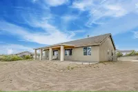 Modern marble beauty with easy access to hiking, UTV, and mountain bike trails - Villas