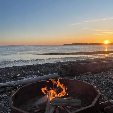 Cottage with Private Beach in Birch Bay