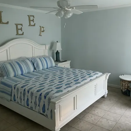 4 Bedrooms, 3 Baths, Sleeps 10 and only 5 minutes from the Beach and the Pier.