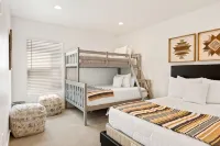 St. George Getaway, Brand New 5 BD Luxury Townhome - บูติค