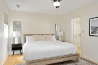Clean Cozy 2 Bedroom Condo Nestled Near All Things Birmingham 280 Area - 4-Star