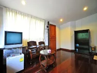 Baan Saranrom - Resorts