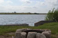 Cabin on Private Lake - Homestays