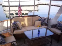 Boston Harbor Waterfront Yacht Escape Near Freedom Trail 2B/2B Sleeps 6 AC/Heat - House Boats