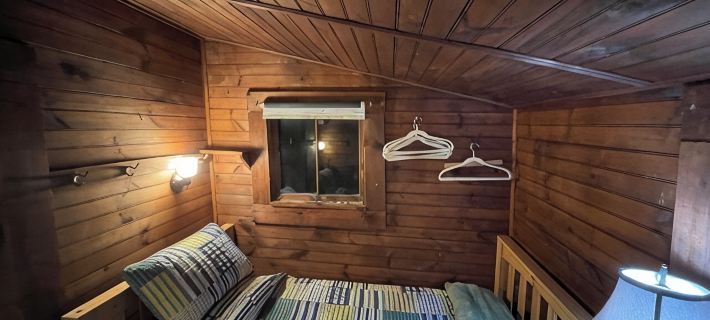 Sweet vintage cottage on Mountain View Lake, 2024 updates, next to Lake Sunapee Hotels in Sullivan County