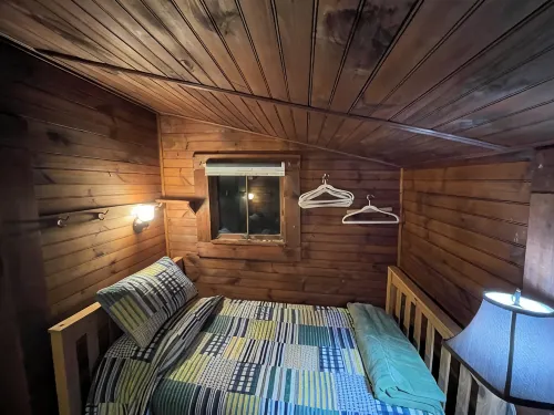 Sweet vintage cottage on Mountain View Lake, 2024 updates, next to Lake Sunapee -  Privatzimmer