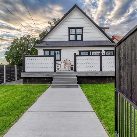 Rose Street Retreat- 2 blocks from downtown- Dog Friendly