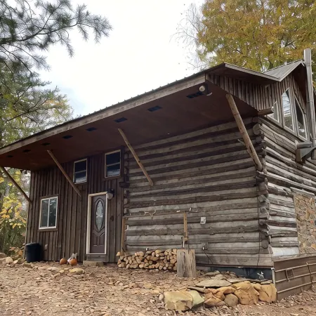 Cozy hand-built cabin in the heart of wine country, near mountains and Mayberry