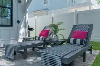 Flamingo! New! Steps to Beach! - Bungalows