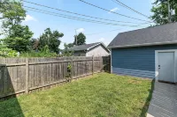 Townhome in Indianapolis - 7 minutes from downtown Indy - Bungalows