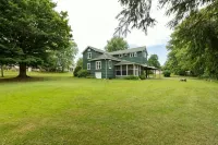 Spacious 5-bedroom house, WiFi, AC, 1 block from Lake & Main St. - 4-stjärniga