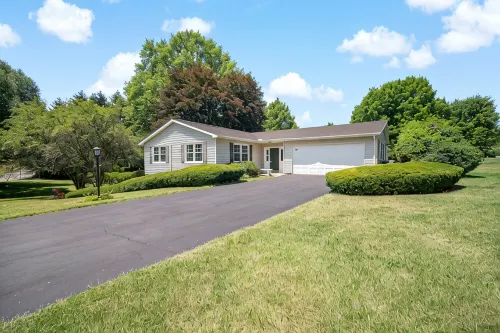 Comfortable & Spacious 5BD/3BA - Walk to State College HS and 5 min Uber to PSU - 4 tähden