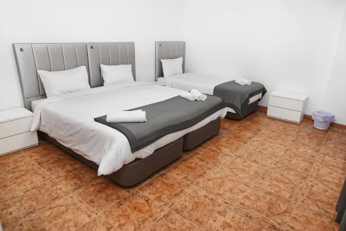 Lisbon Home Host - 2-Star