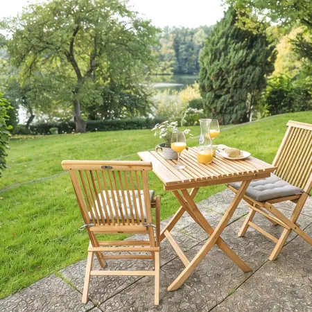 Modern vacation apartment directly on the Schloßsee, with its own terrace