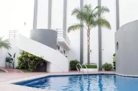 Hotel Mirage - Pool